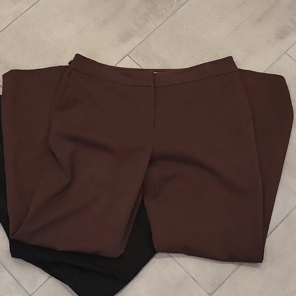 A bundle of Liz Claiborne pants - Picture 5 of 6